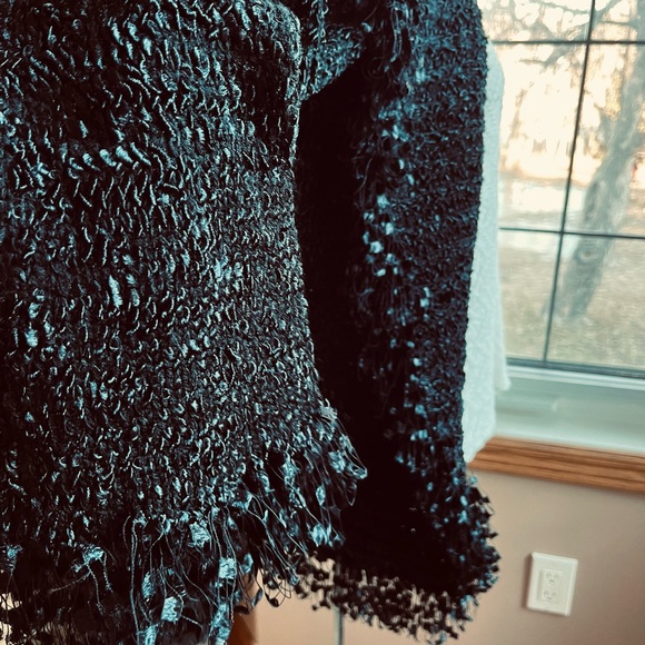 Fashion fringed details black sweater - Picture 2 of 9